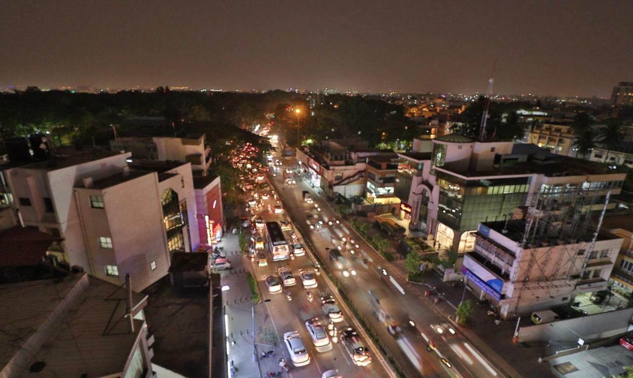 Jagadish Brigade Hotel Bengalúr Exteriér fotografie